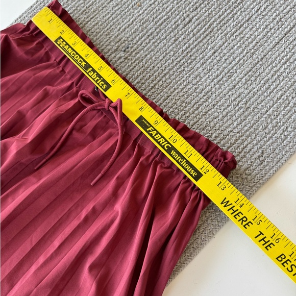 Athleta Hayes Burgundy Red Pleated Drawstring Waist Midi Skirt Size XS - Picture 9 of 13